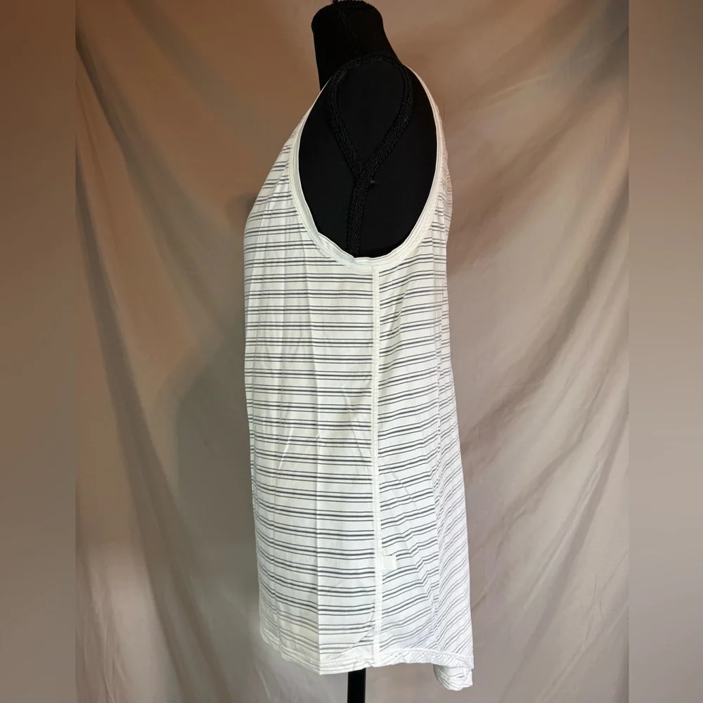 Lululemon Meet Halfway Tank – White‎ Striped 🤍✨
